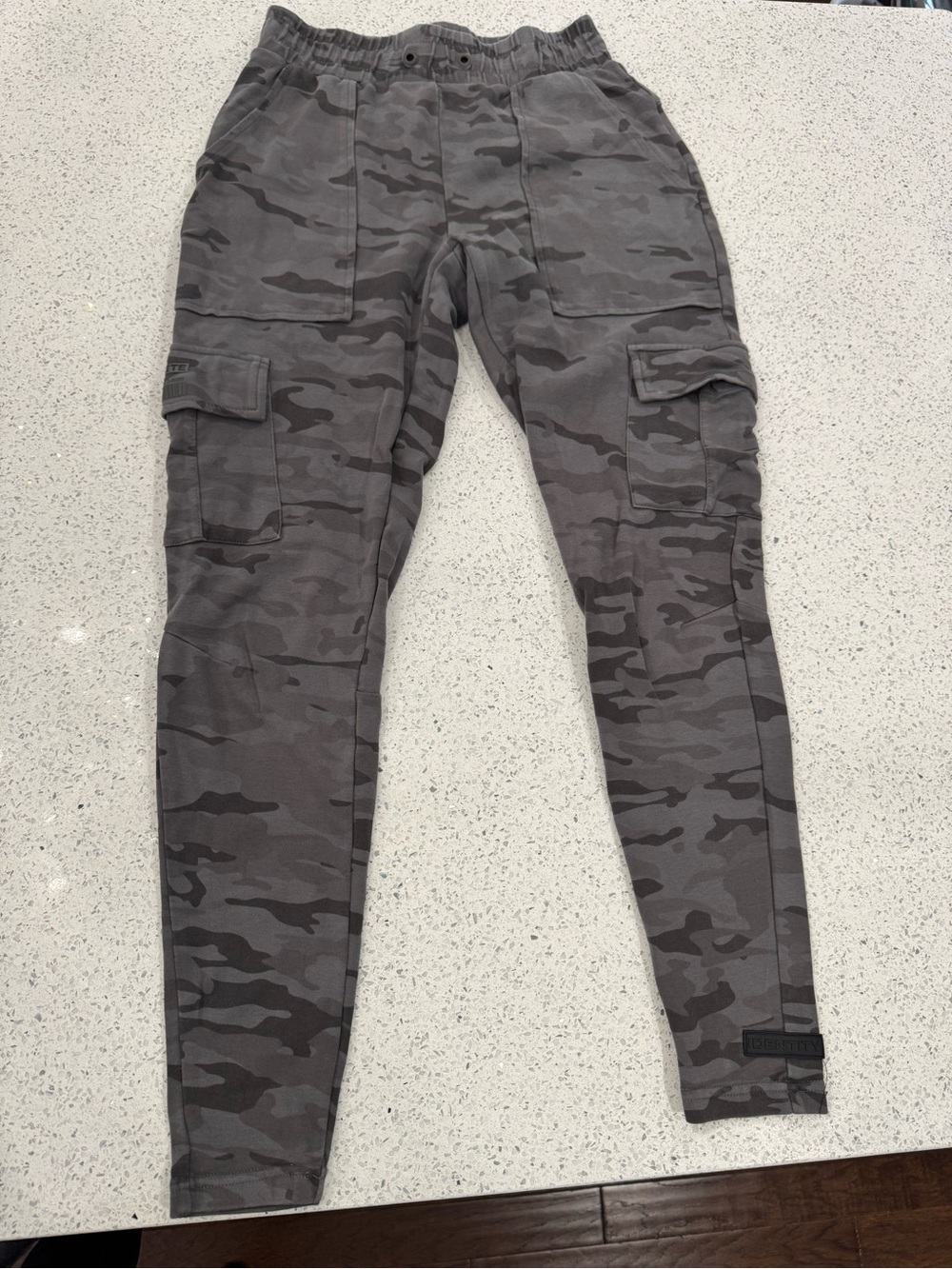 Alphalete Gray Camo Cargo Joggers